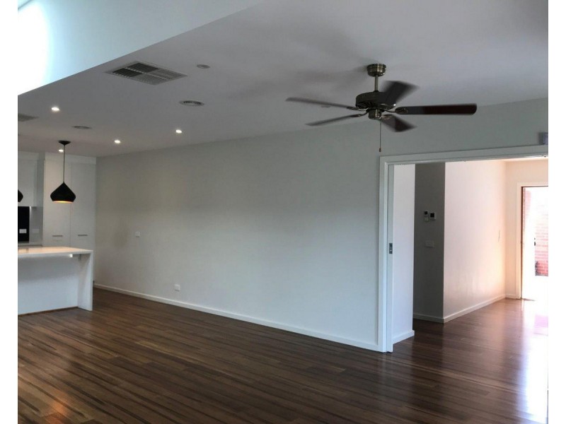 2/13 Beuron Road, Altona North VIC 3025