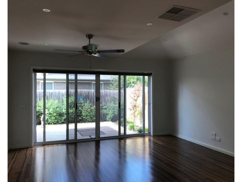 2/13 Beuron Road, Altona North VIC 3025