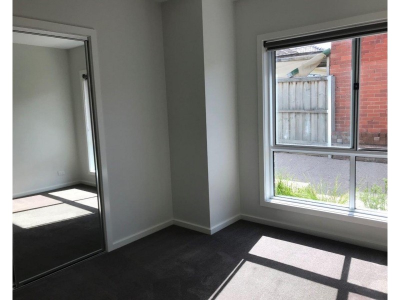 2/13 Beuron Road, Altona North VIC 3025