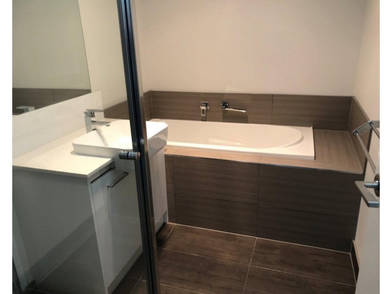 2/13 Beuron Road, Altona North VIC 3025