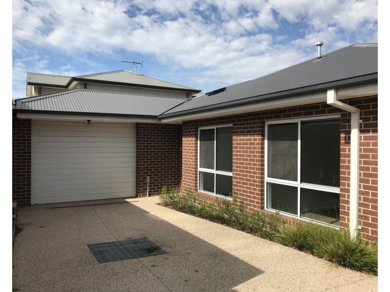 2/13 Beuron Road, Altona North VIC 3025