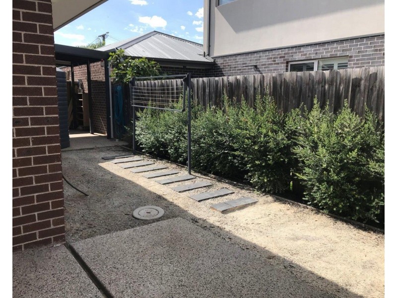 2/13 Beuron Road, Altona North VIC 3025