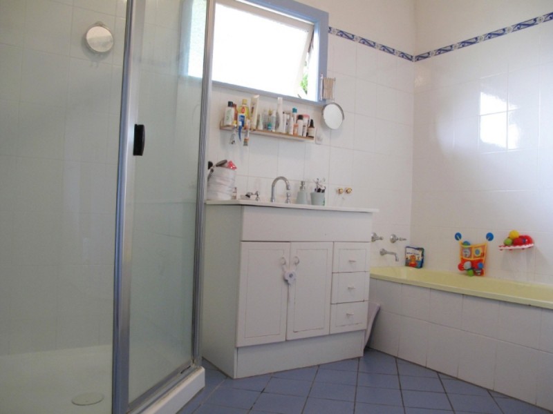 115 Empress Terrace, Bardon QLD 4065