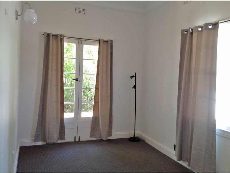 3/4 Jerdanefield Road, St Lucia QLD 4067