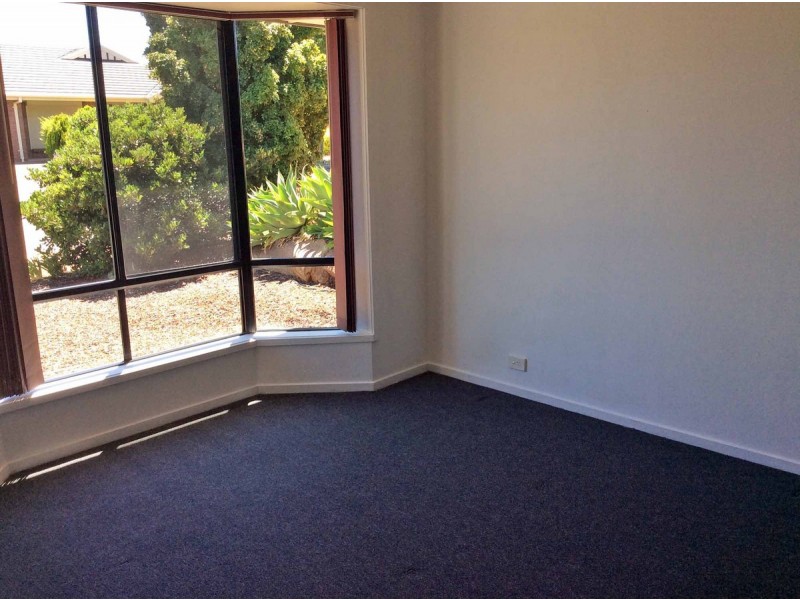 17 Sunset Circuit, Walkley Heights SA 5098