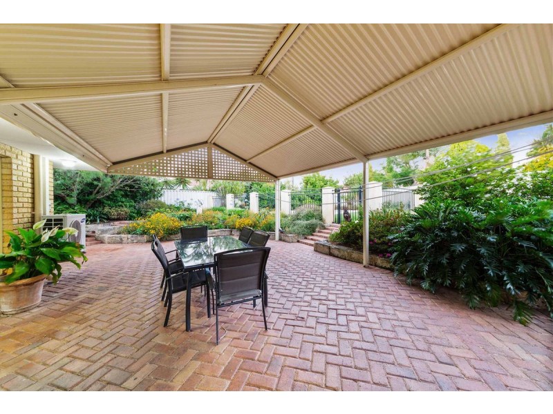 9 Lourens Dale, Winthrop WA 6150