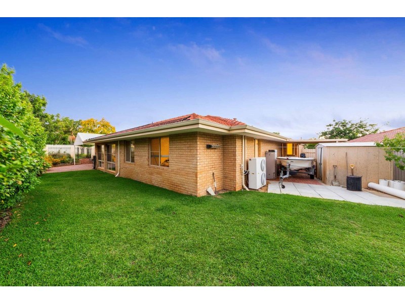 9 Lourens Dale, Winthrop WA 6150