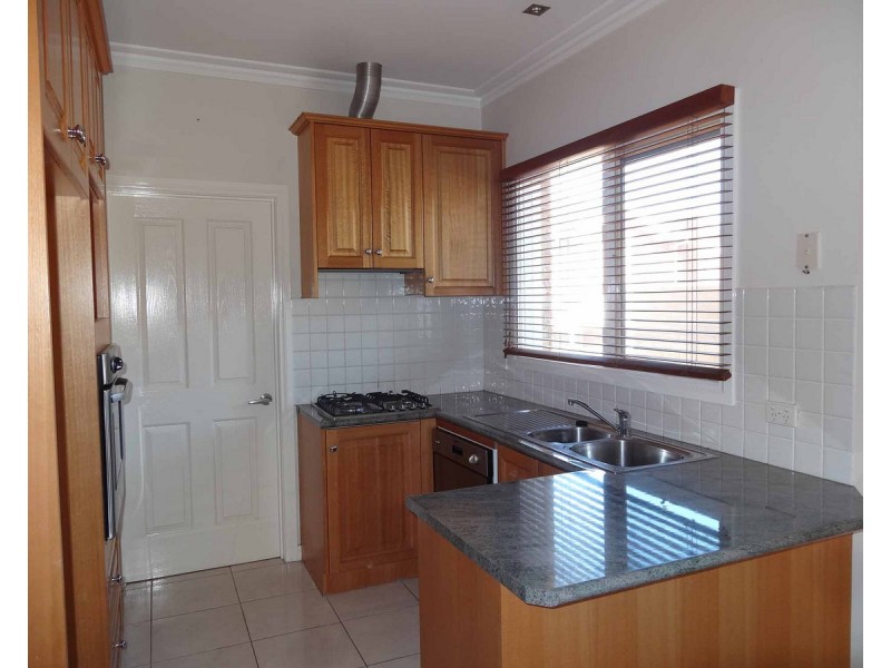 1/59 Purinuan Road, Reservoir VIC 3073