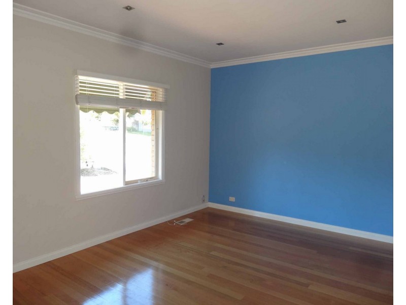 1/59 Purinuan Road, Reservoir VIC 3073