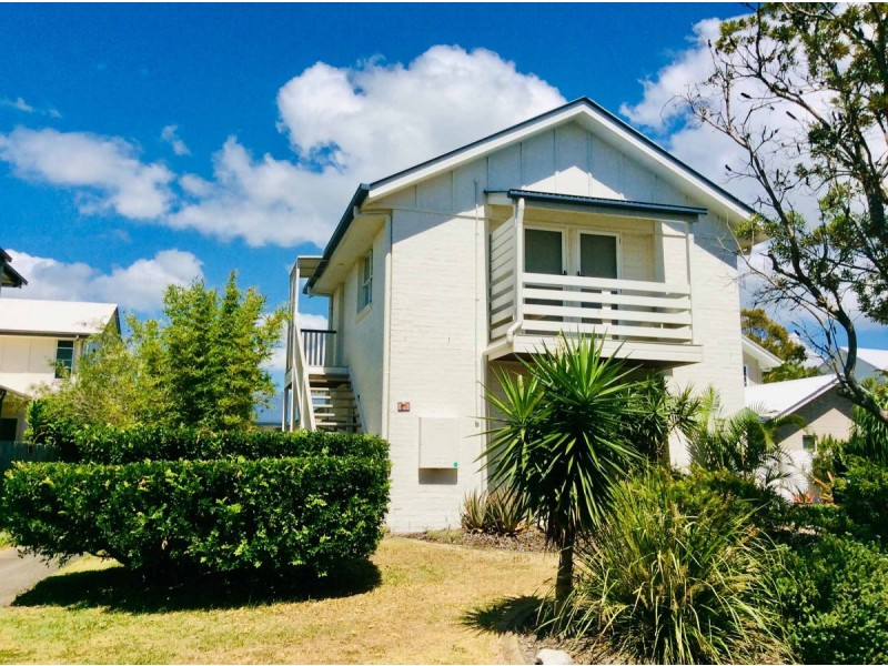 8B Lakedrive Crescent, Marcoola QLD 4564