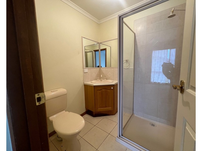32 Waratah Drive, Altona Meadows VIC 3028