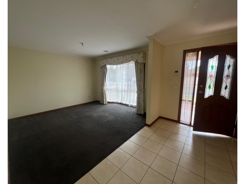 32 Waratah Drive, Altona Meadows VIC 3028