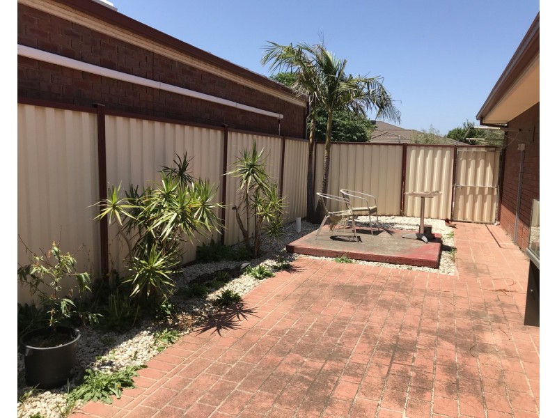 32 Waratah Drive, Altona Meadows VIC 3028