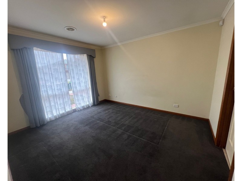 32 Waratah Drive, Altona Meadows VIC 3028