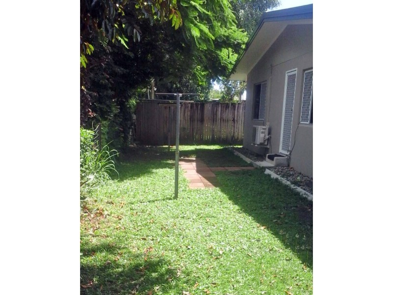 2/27 Yurongi Street, Caravonica QLD 4878