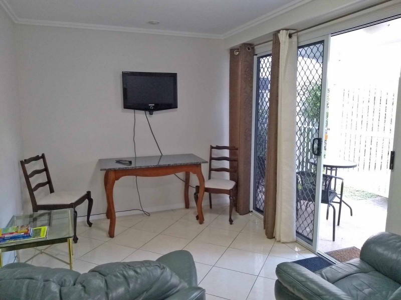 30/31 Cochrane Street, Mooroobool QLD 4870