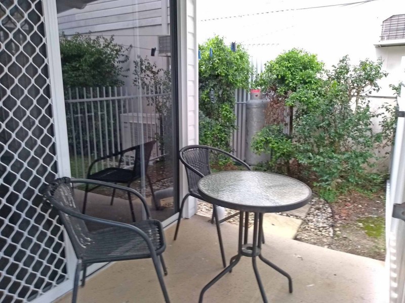 30/31 Cochrane Street, Mooroobool QLD 4870