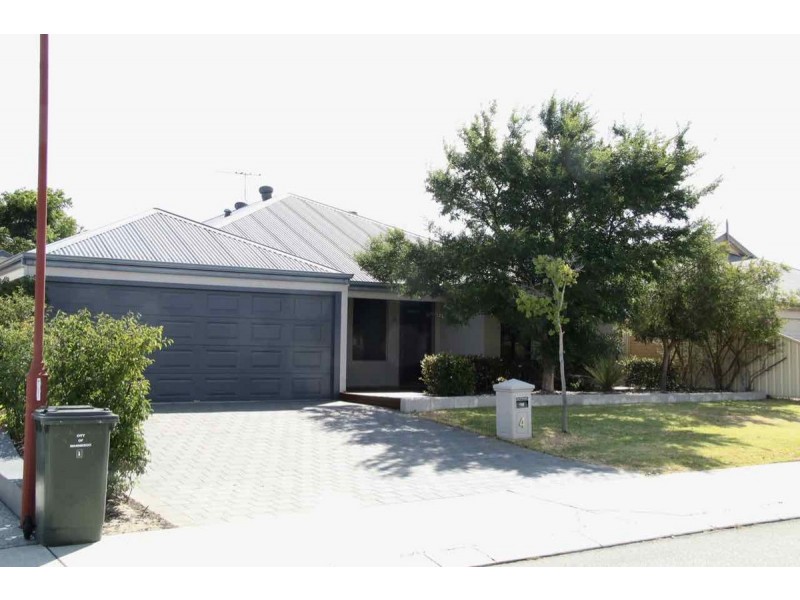 4 Bingarra Crescent, Tapping WA 6065