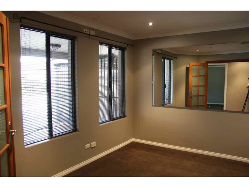 4 Bingarra Crescent, Tapping WA 6065