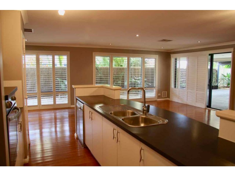 4 Bingarra Crescent, Tapping WA 6065