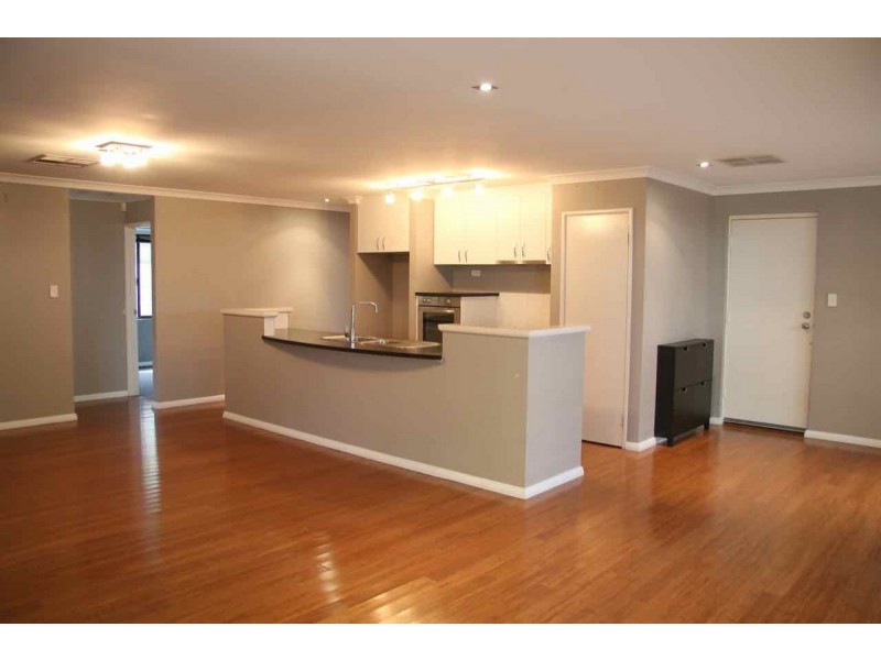4 Bingarra Crescent, Tapping WA 6065