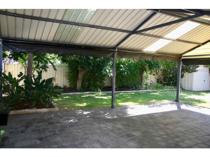 4 Bingarra Crescent, Tapping WA 6065