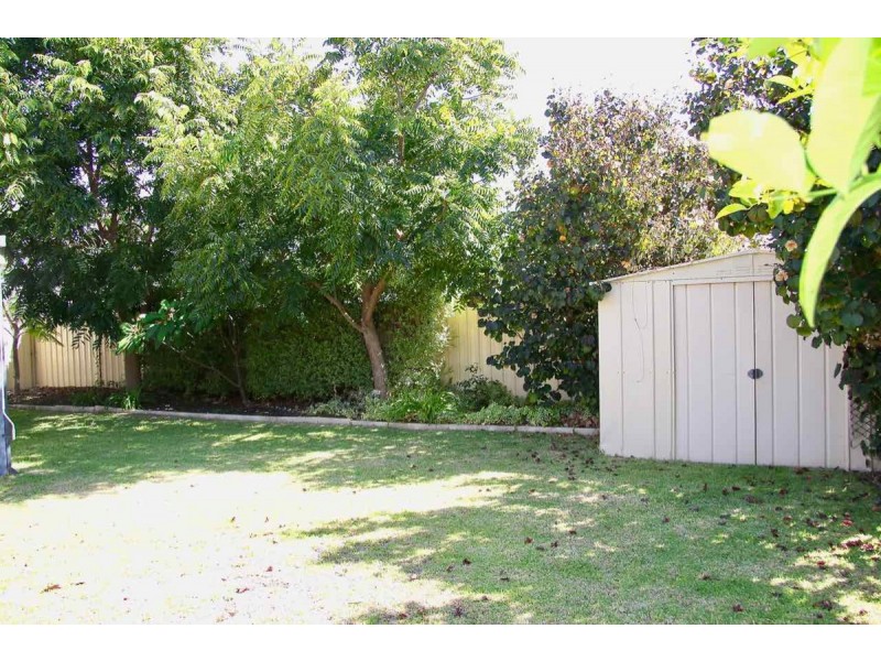 4 Bingarra Crescent, Tapping WA 6065