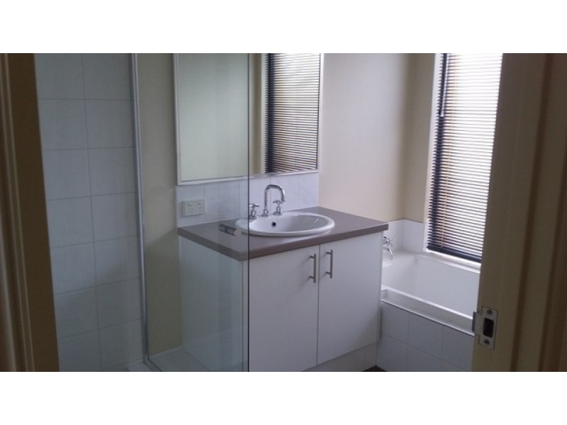 15 Neilson Street, Hammond Park WA 6164