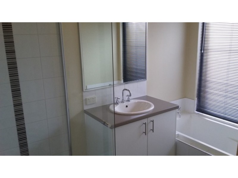 15 Neilson Street, Hammond Park WA 6164