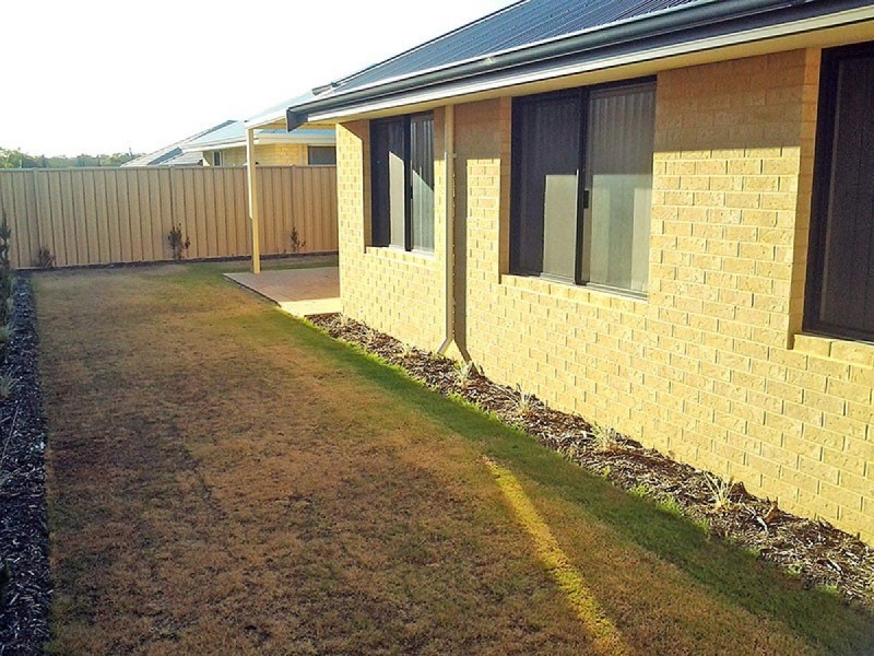 15 Neilson Street, Hammond Park WA 6164