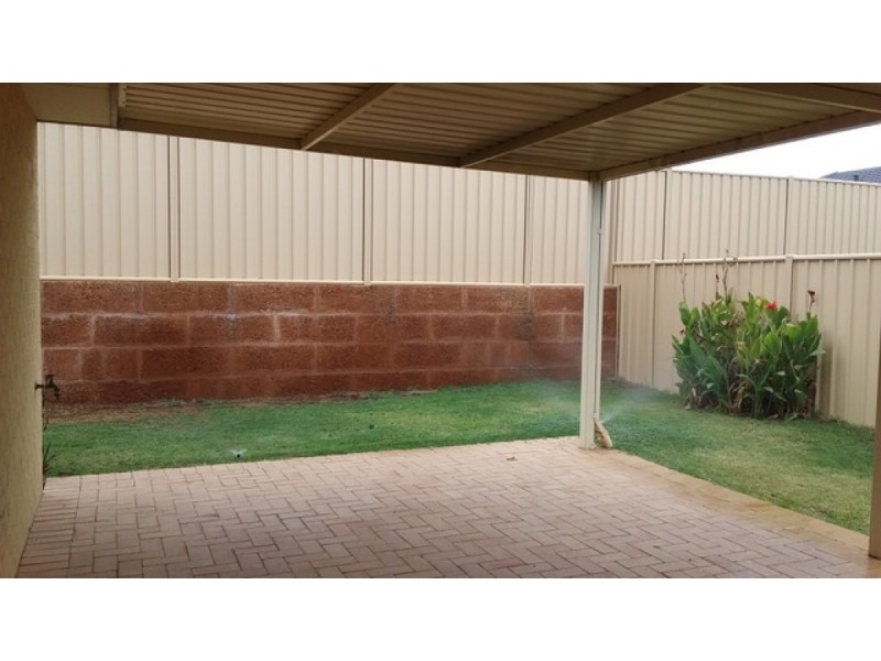 15 Neilson Street, Hammond Park WA 6164