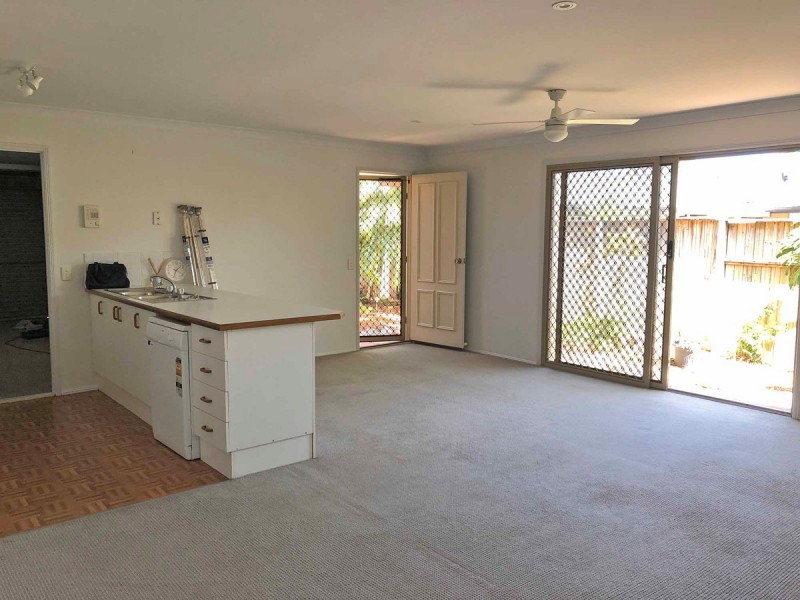 2/4 Felicia Court, Burleigh Waters QLD 4220
