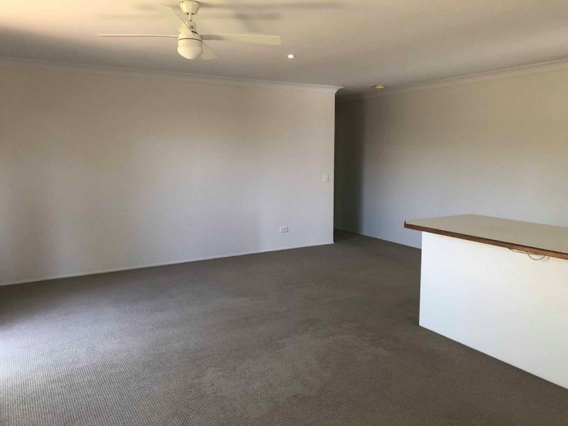 2/4 Felicia Court, Burleigh Waters QLD 4220