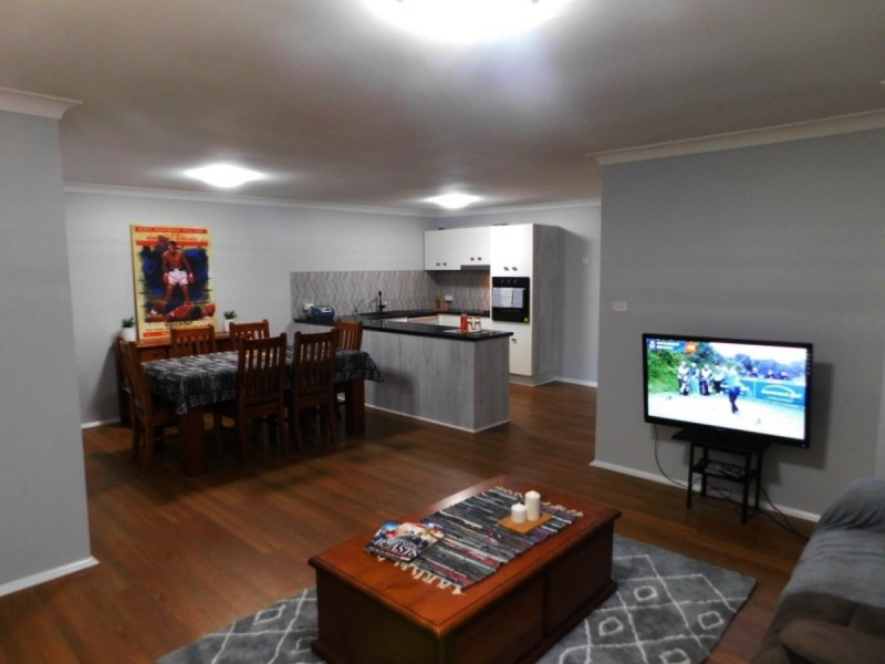 2/40 Cambridge Street, Silkstone QLD 4304