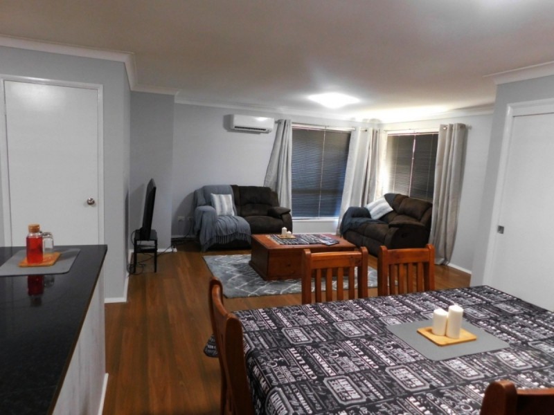 2/40 Cambridge Street, Silkstone QLD 4304