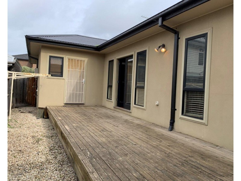 2/29 Baird Street, Maidstone VIC 3012