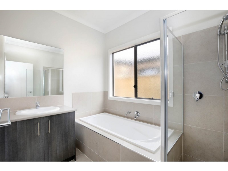 55 Primrose Crescent, Mickleham VIC 3064