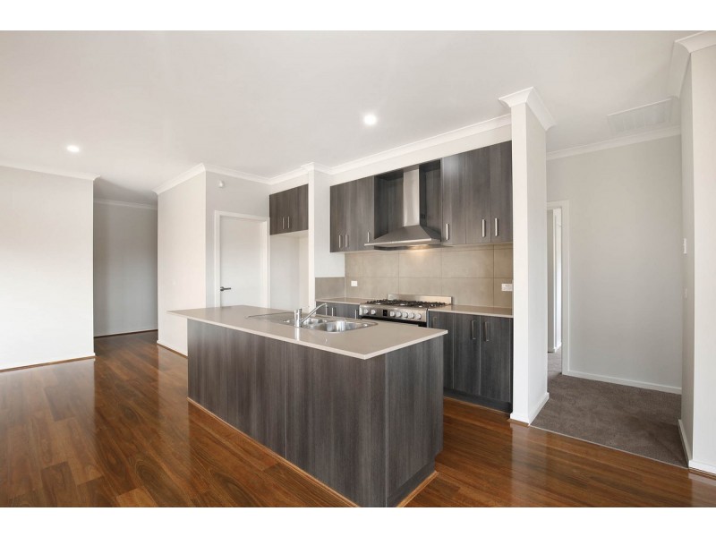 55 Primrose Crescent, Mickleham VIC 3064