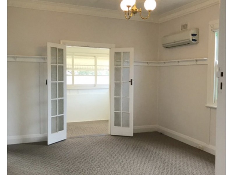 111 Jenner Parade, Hamilton South NSW 2303