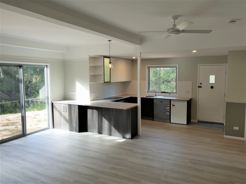 402 Old Tewantin Road, Lake Macdonald QLD 4563