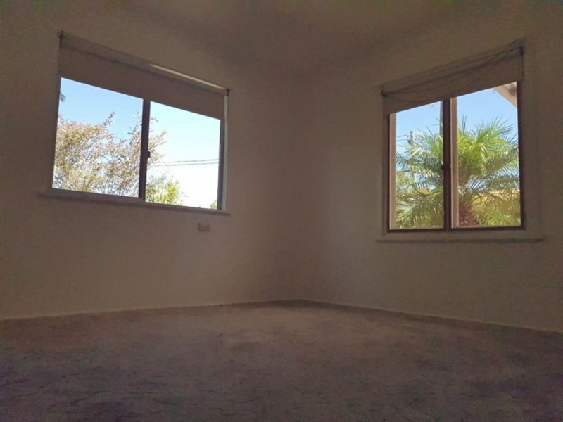 4 Woolana Avenue, Budgewoi NSW 2262