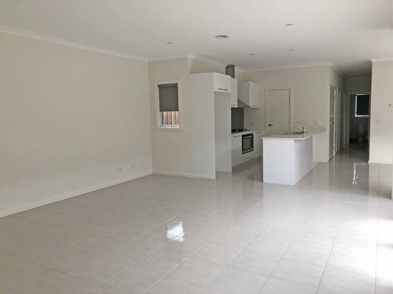 39 Mantello Drive, Werribee VIC 3030
