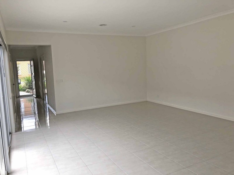 39 Mantello Drive, Werribee VIC 3030