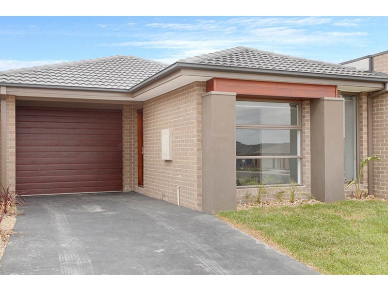 36 Mernoo Avenue, Clyde North VIC 3978