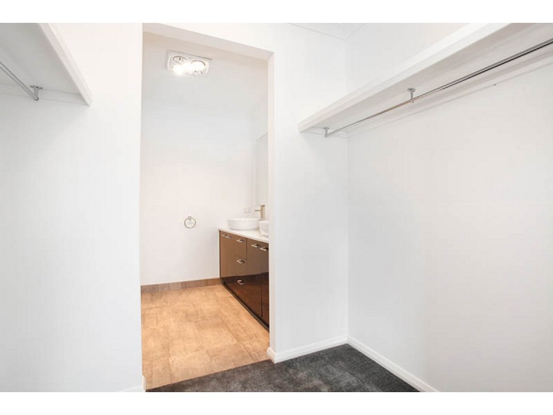 36 Mernoo Avenue, Clyde North VIC 3978