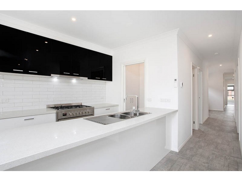 36 Mernoo Avenue, Clyde North VIC 3978