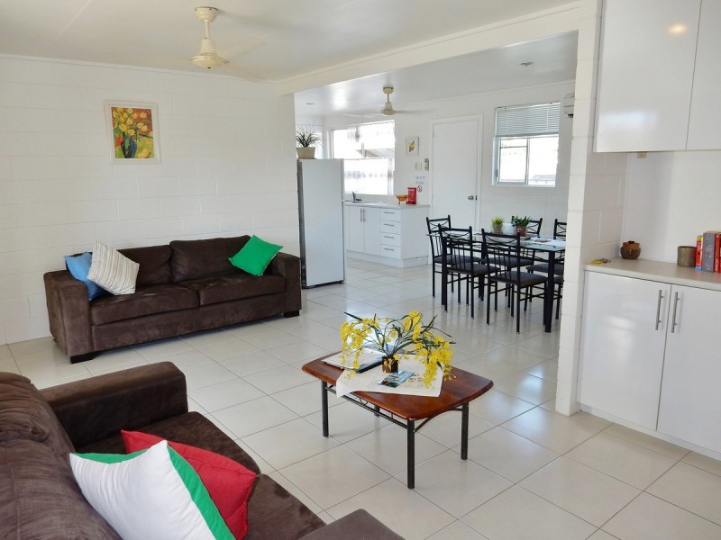 1/21 Carr Street, Lucinda QLD 4850