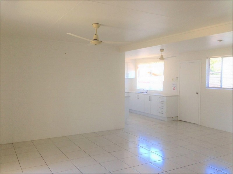 1/21 Carr Street, Lucinda QLD 4850