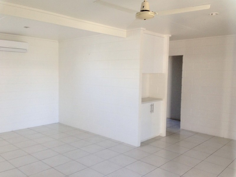 1/21 Carr Street, Lucinda QLD 4850