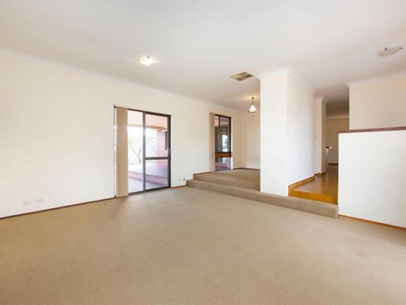 11 Netherby Road, Duncraig WA 6023